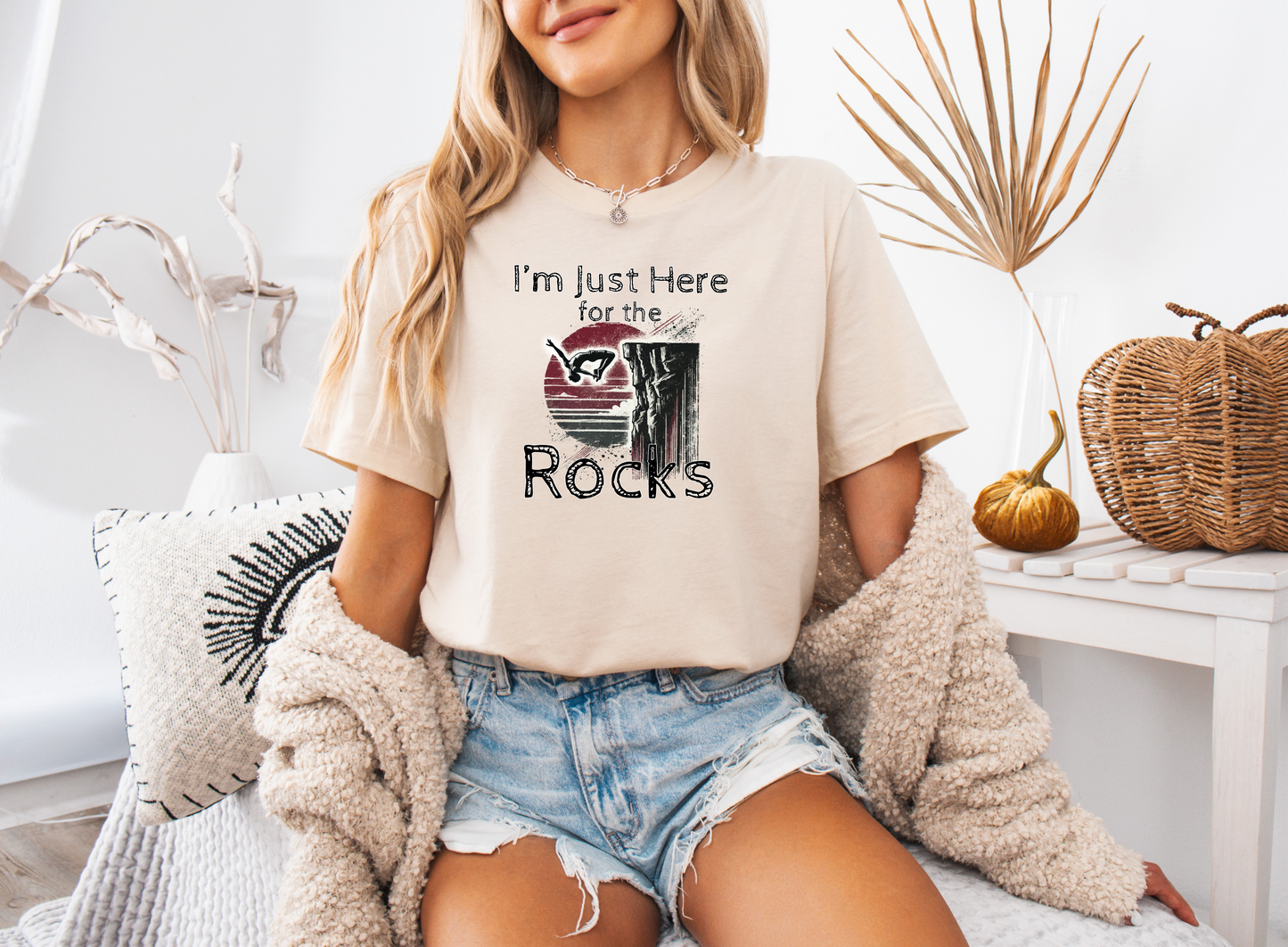 Distressed Grunge "I'm Just here for the Rocks" Cliff Jumping T-Shirt | Funny Gift Shirt for Outdoorsy Adventure Seekers